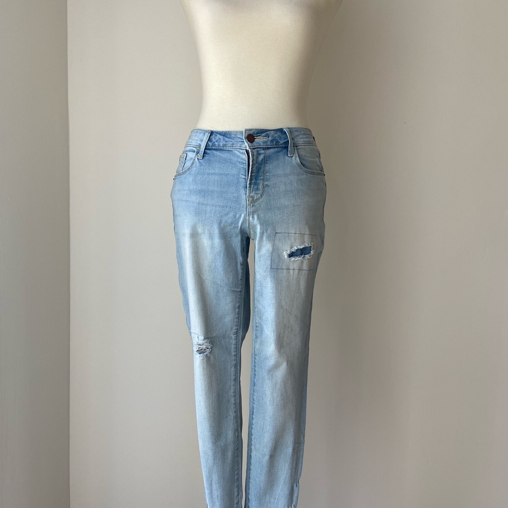 NWOT Old Navy Light Blue distressed rock star Jeans